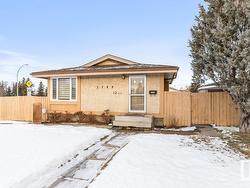 3744 12 Avenue  Edmonton, AB T6L 3B2