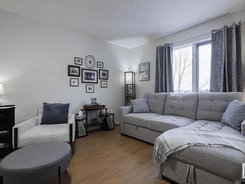 306 10915 21 Avenue, Edmonton, AB - Indoor Photo Showing Living Room