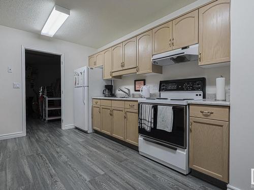 306 10915 21 Avenue, Edmonton, AB - Indoor Photo Showing Kitchen