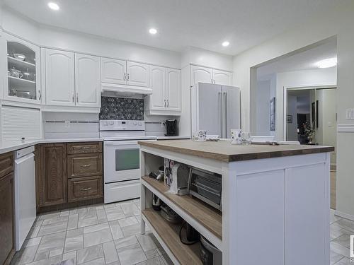 306 10915 21 Avenue, Edmonton, AB - Indoor Photo Showing Kitchen