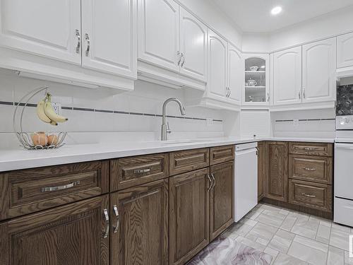 306 10915 21 Avenue, Edmonton, AB - Indoor Photo Showing Kitchen