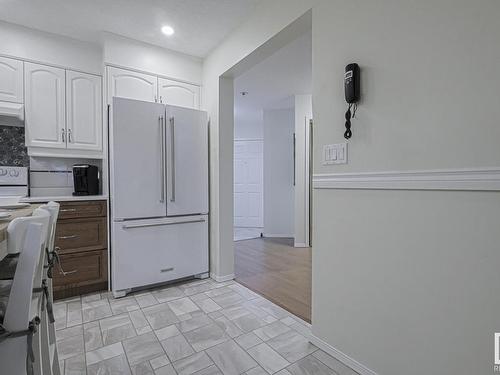 306 10915 21 Avenue, Edmonton, AB - Indoor Photo Showing Kitchen