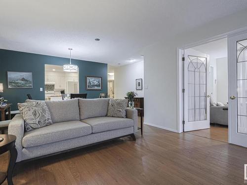 306 10915 21 Avenue, Edmonton, AB - Indoor Photo Showing Living Room