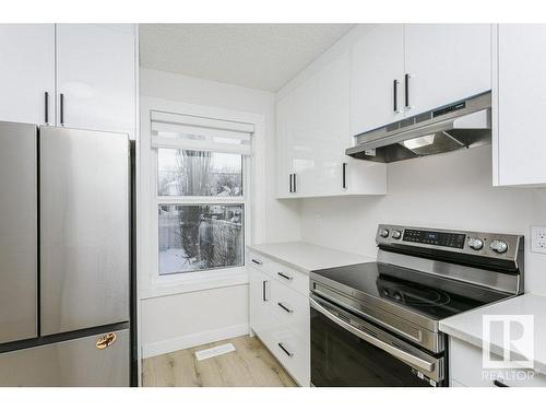 9937 88 Avenue, Edmonton, AB - Indoor Photo Showing Kitchen