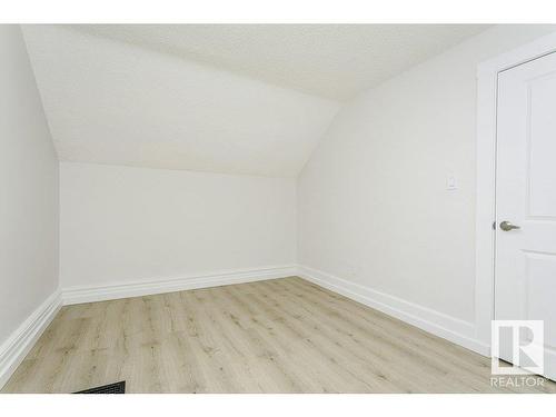 9937 88 Avenue, Edmonton, AB - Indoor Photo Showing Other Room