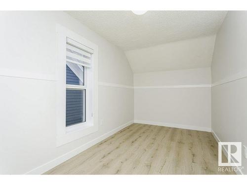 9937 88 Avenue, Edmonton, AB - Indoor Photo Showing Other Room