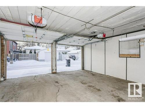 9937 88 Avenue, Edmonton, AB - Indoor Photo Showing Garage