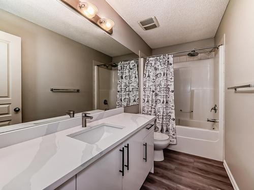 203 Caldwell Way, Edmonton, AB - Indoor Photo Showing Bathroom