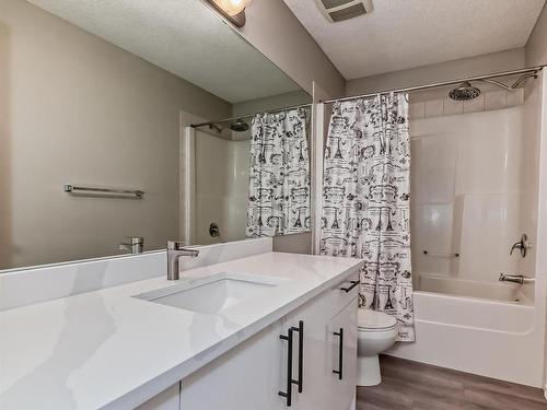 203 Caldwell Way, Edmonton, AB - Indoor Photo Showing Bathroom