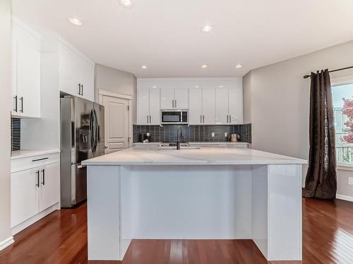 203 Caldwell Way, Edmonton, AB - Indoor Photo Showing Kitchen With Upgraded Kitchen