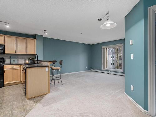 311 15211 139 Street, Edmonton, AB - Indoor Photo Showing Kitchen