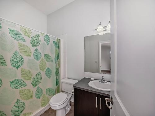 32 13825 155 Avenue, Edmonton, AB - Indoor Photo Showing Bathroom