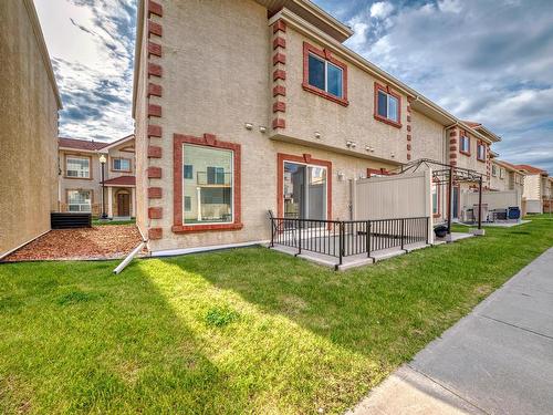 32 13825 155 Avenue, Edmonton, AB - Outdoor