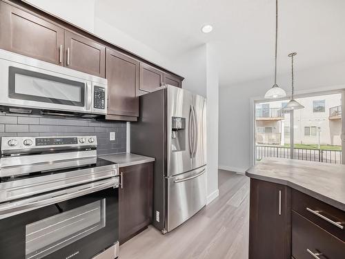 32 13825 155 Avenue, Edmonton, AB - Indoor Photo Showing Kitchen