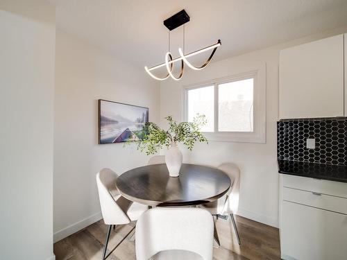 436 Hermitage Road, Edmonton, AB - Indoor Photo Showing Dining Room