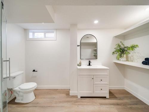 436 Hermitage Road, Edmonton, AB - Indoor Photo Showing Bathroom