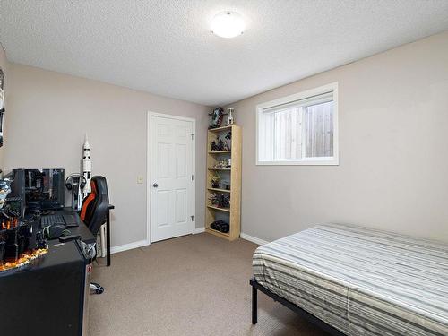 126 Brintnell Boulevard, Edmonton, AB - Indoor Photo Showing Bedroom