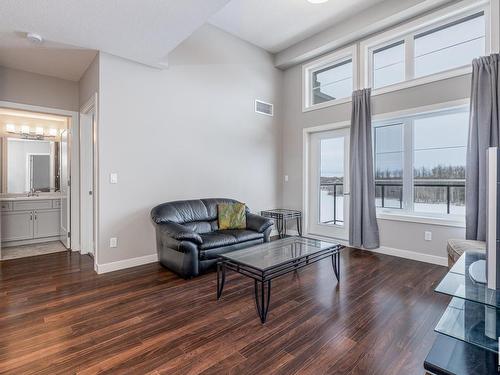 409 5029 Edgemont Boulevard, Edmonton, AB - Indoor Photo Showing Living Room