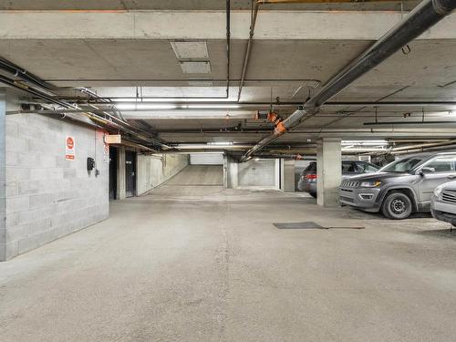 Edmonton, AB - Indoor Photo Showing Garage