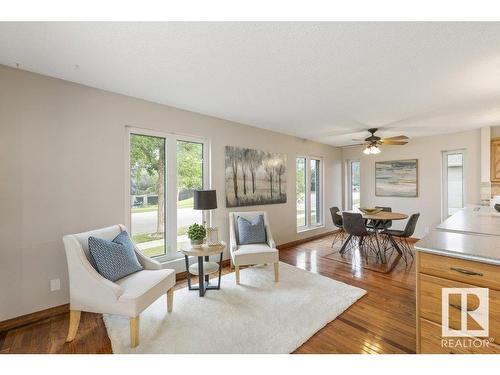 17 Waverly Drive, St. Albert, AB - Indoor Photo Showing Living Room