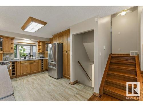 17 Waverly Drive, St. Albert, AB - Indoor Photo Showing Kitchen