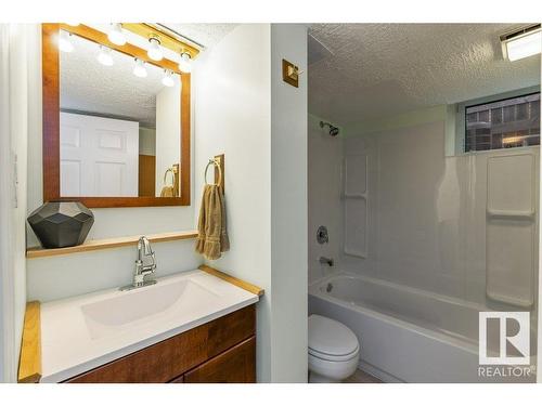 17 Waverly Drive, St. Albert, AB - Indoor Photo Showing Bathroom