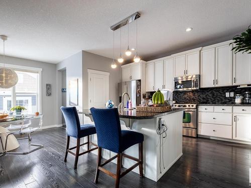 8611 Summerside Grande Boulevard, Edmonton, AB - Indoor Photo Showing Kitchen