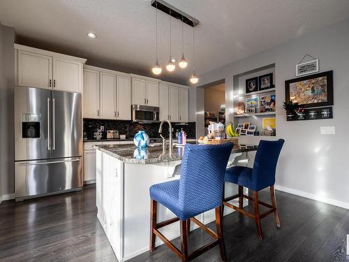 8611 Summerside Grande Boulevard, Edmonton, AB - Indoor Photo Showing Kitchen