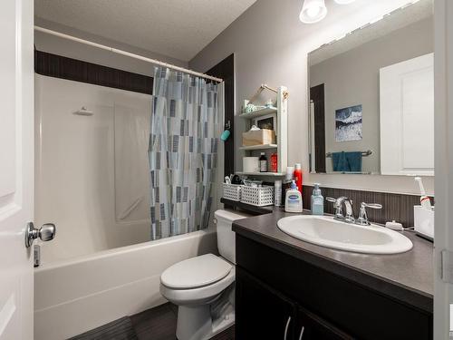 8611 Summerside Grande Boulevard, Edmonton, AB - Indoor Photo Showing Bathroom