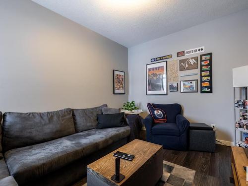 8611 Summerside Grande Boulevard, Edmonton, AB - Indoor Photo Showing Living Room