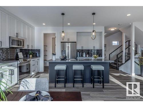 4 Hull Wynd, Spruce Grove, AB - Indoor Photo Showing Kitchen With Stainless Steel Kitchen With Upgraded Kitchen