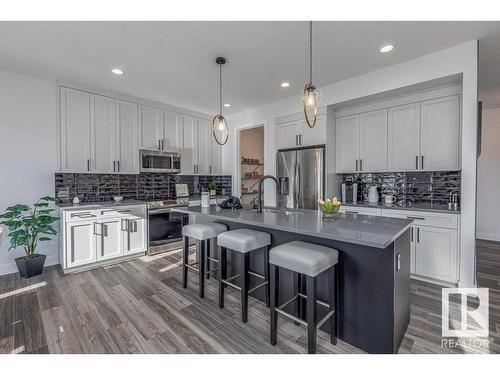 4 Hull Wynd, Spruce Grove, AB - Indoor Photo Showing Kitchen With Stainless Steel Kitchen With Upgraded Kitchen