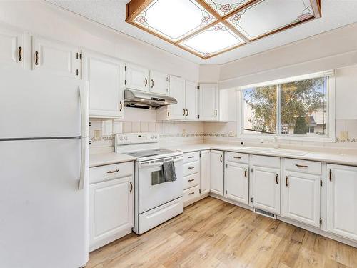 6416 11 Avenue, Edmonton, AB - Indoor Photo Showing Kitchen