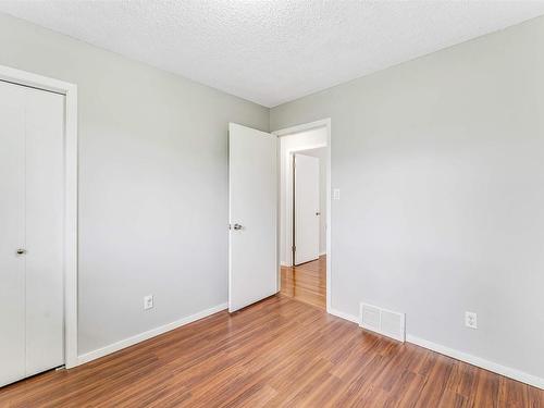 6416 11 Avenue, Edmonton, AB - Indoor Photo Showing Other Room