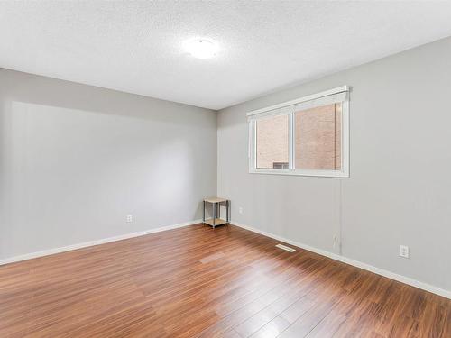 6416 11 Avenue, Edmonton, AB - Indoor Photo Showing Other Room