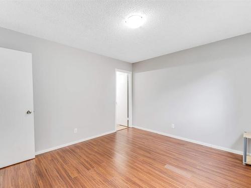 6416 11 Avenue, Edmonton, AB - Indoor Photo Showing Other Room