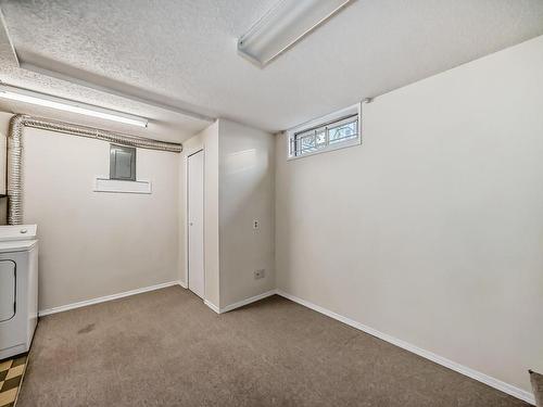 111 Woodstock, Edmonton, AB - Indoor Photo Showing Laundry Room