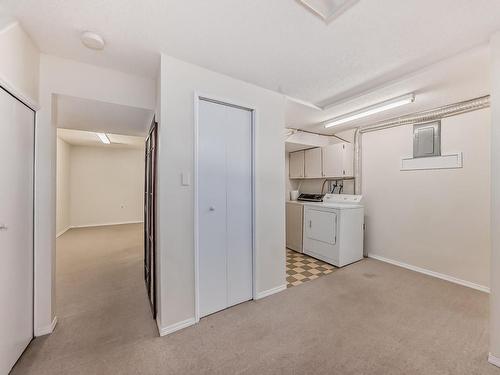 111 Woodstock, Edmonton, AB - Indoor Photo Showing Laundry Room