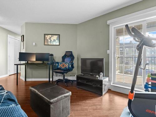 203 622 Mcallister Loop, Edmonton, AB - Indoor Photo Showing Living Room