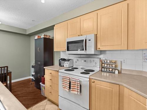 203 622 Mcallister Loop, Edmonton, AB - Indoor Photo Showing Kitchen