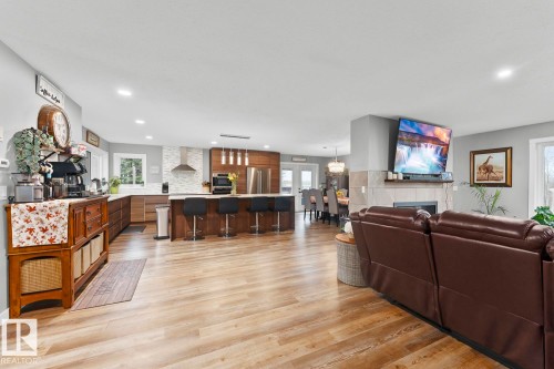63320 Rge Rd 454, Rural Bonnyville M.D., AB - Indoor Photo Showing Living Room