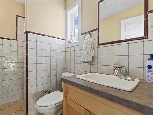 15720 93 Street, Edmonton, AB - Indoor Photo Showing Bathroom