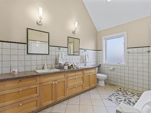 15720 93 Street, Edmonton, AB - Indoor Photo Showing Bathroom