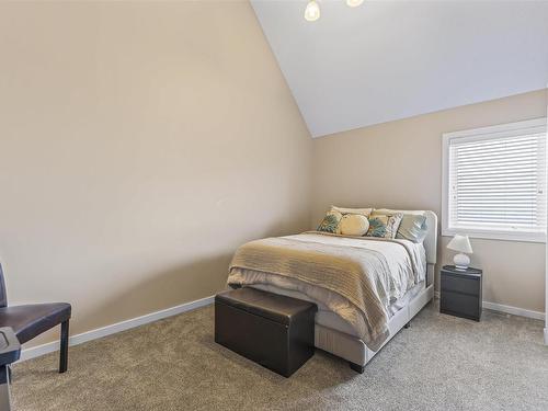 15720 93 Street, Edmonton, AB - Indoor Photo Showing Bedroom