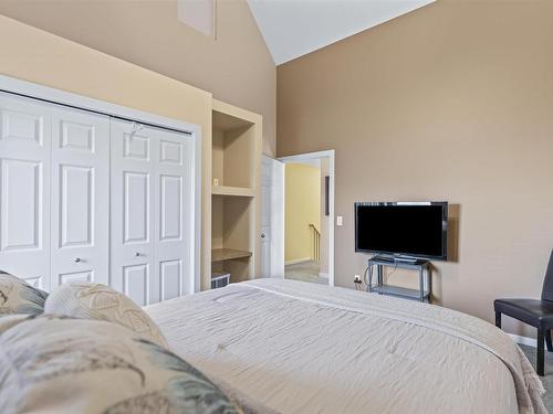 15720 93 Street, Edmonton, AB - Indoor Photo Showing Bedroom