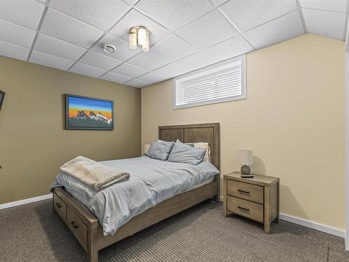 15720 93 Street, Edmonton, AB - Indoor Photo Showing Bedroom