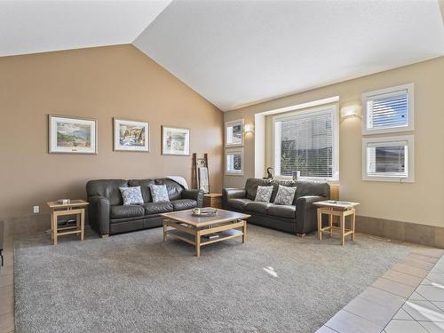 15720 93 Street, Edmonton, AB - Indoor Photo Showing Living Room