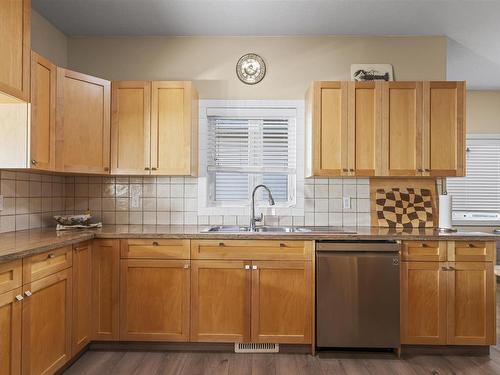 15720 93 Street, Edmonton, AB - Indoor Photo Showing Kitchen With Double Sink