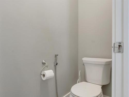 3578 Cherry Landing, Edmonton, AB - Indoor Photo Showing Bathroom