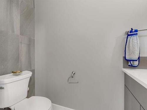 3578 Cherry Landing, Edmonton, AB - Indoor Photo Showing Bathroom